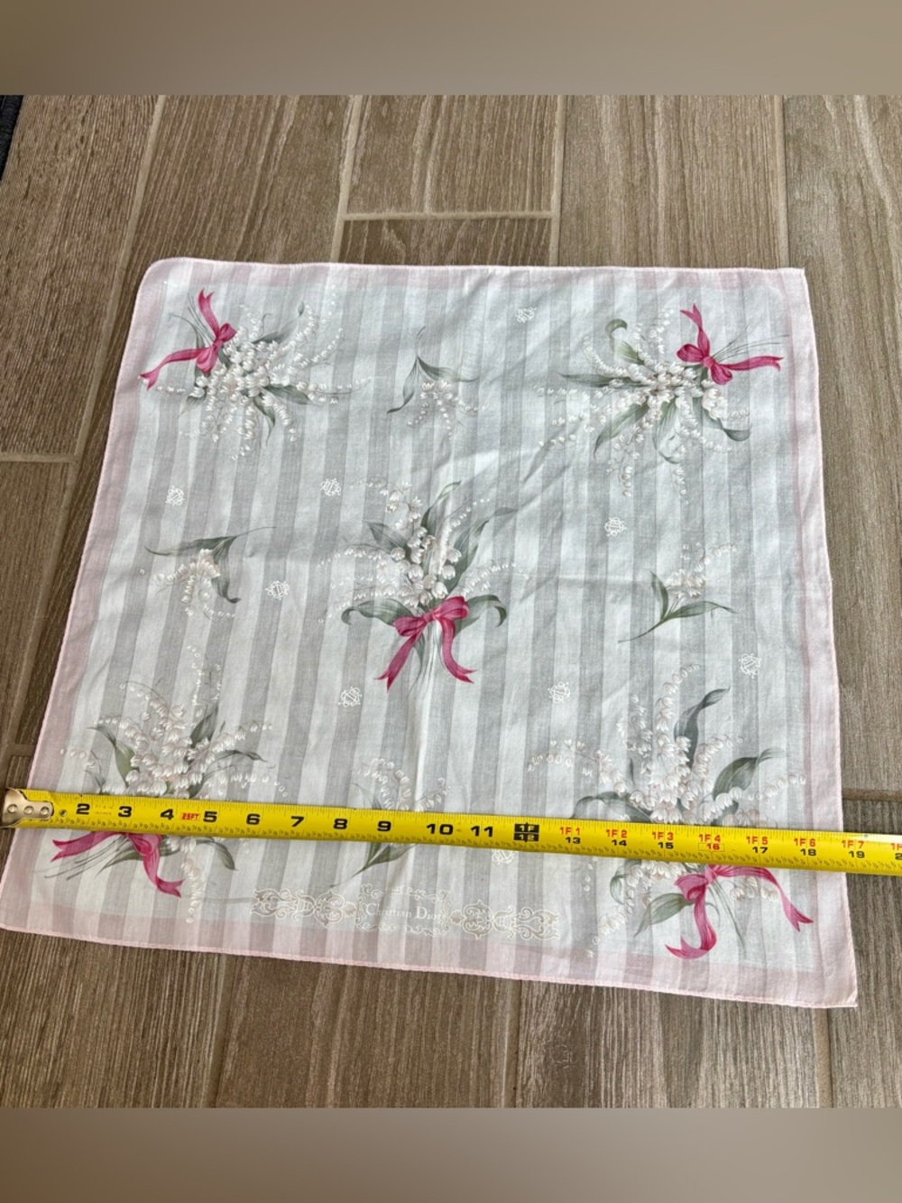 Christian Dior Floral Lily of the Valley Scarf/Handkerchief/Bandana Sz 18.75” - Picture 13 of 13